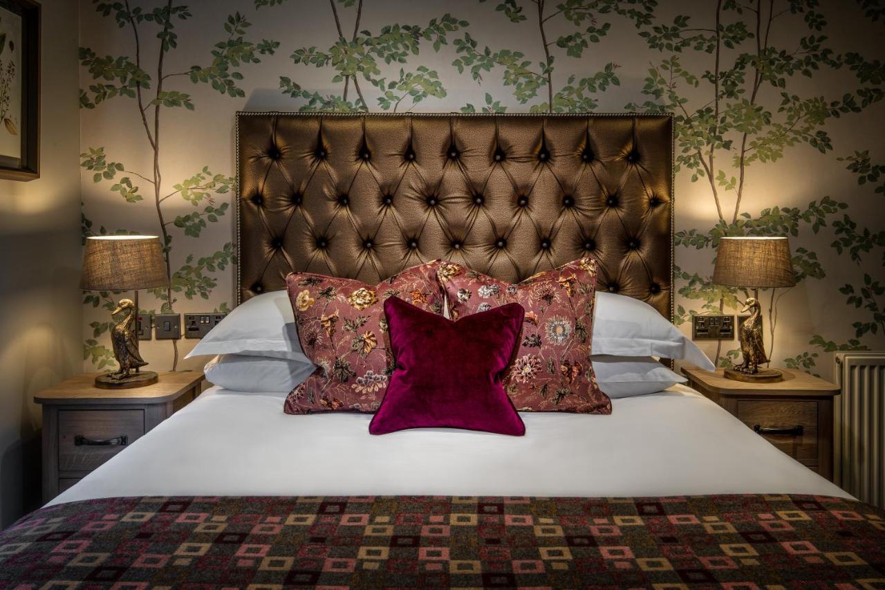 The Millstone, Mellor Hotel Blackburn  Kültér fotó A bedroom at The Mitre