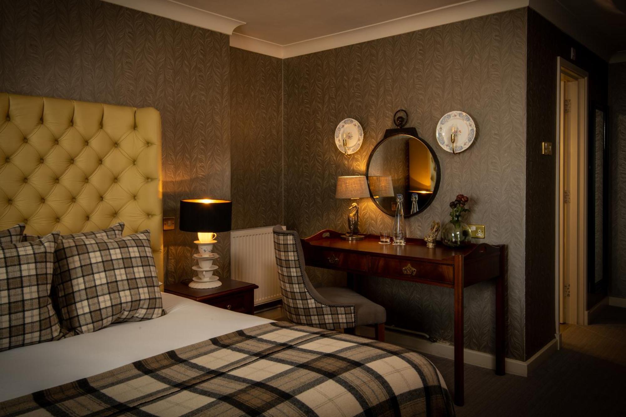 The Millstone, Mellor Hotel Blackburn  Kültér fotó A bedroom at the hotel