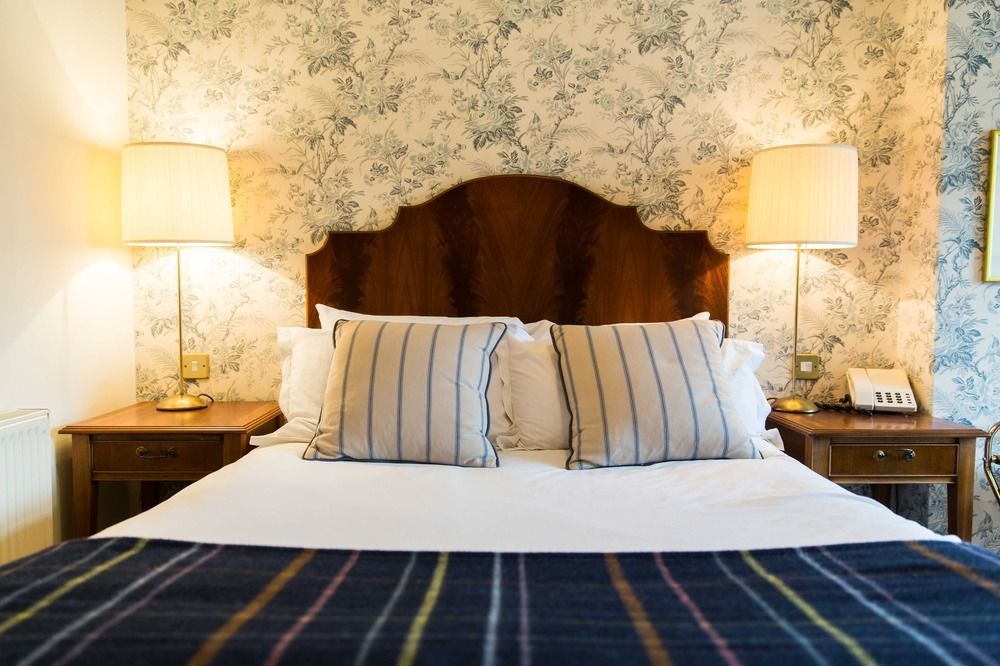 The Millstone, Mellor Hotel Blackburn  Kültér fotó A bedroom at the hotel