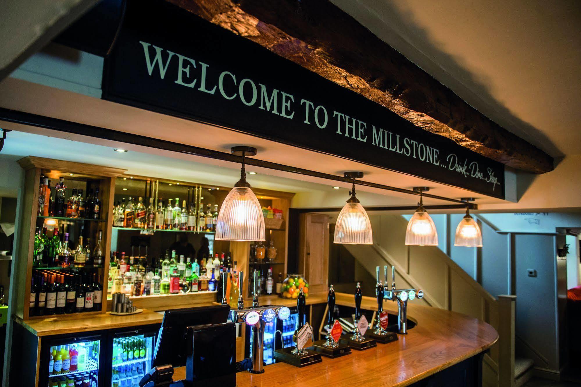 The Millstone, Mellor Hotel Blackburn  Kültér fotó The Millstone Bar