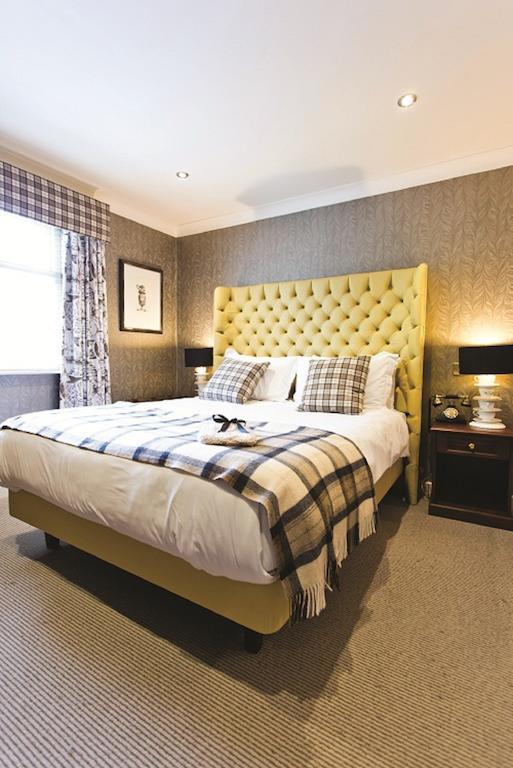 The Millstone, Mellor Hotel Blackburn  Kültér fotó A bedroom at the hotel